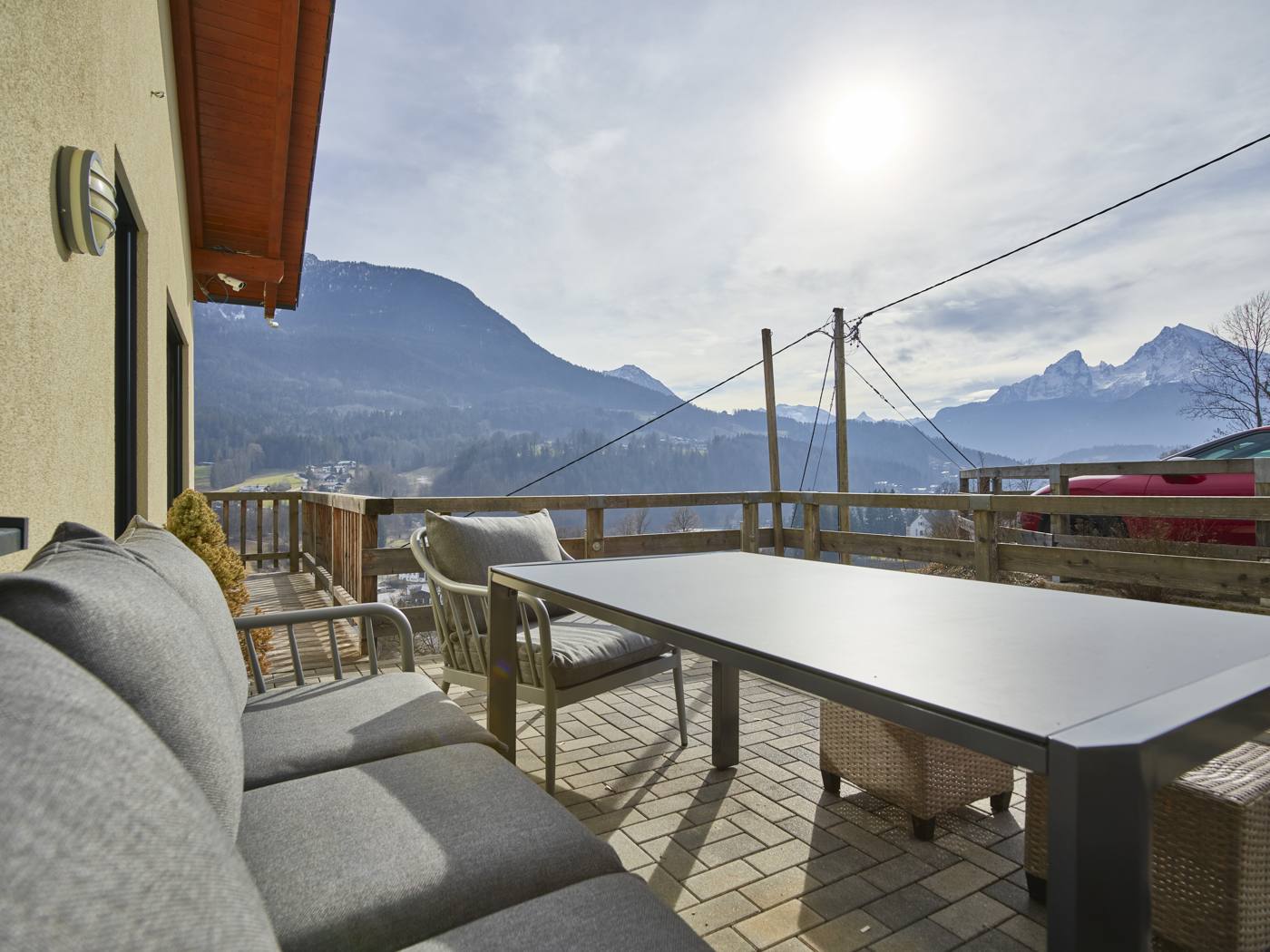 Terrasse mit Blick auf die Berchtesgadener Alpen